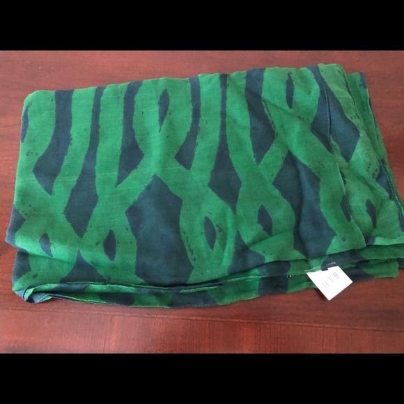 Trellis Scarf - Picture 2 of 2